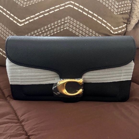 Coach Shoulder Crossbody Bag - Picture 7 of 16